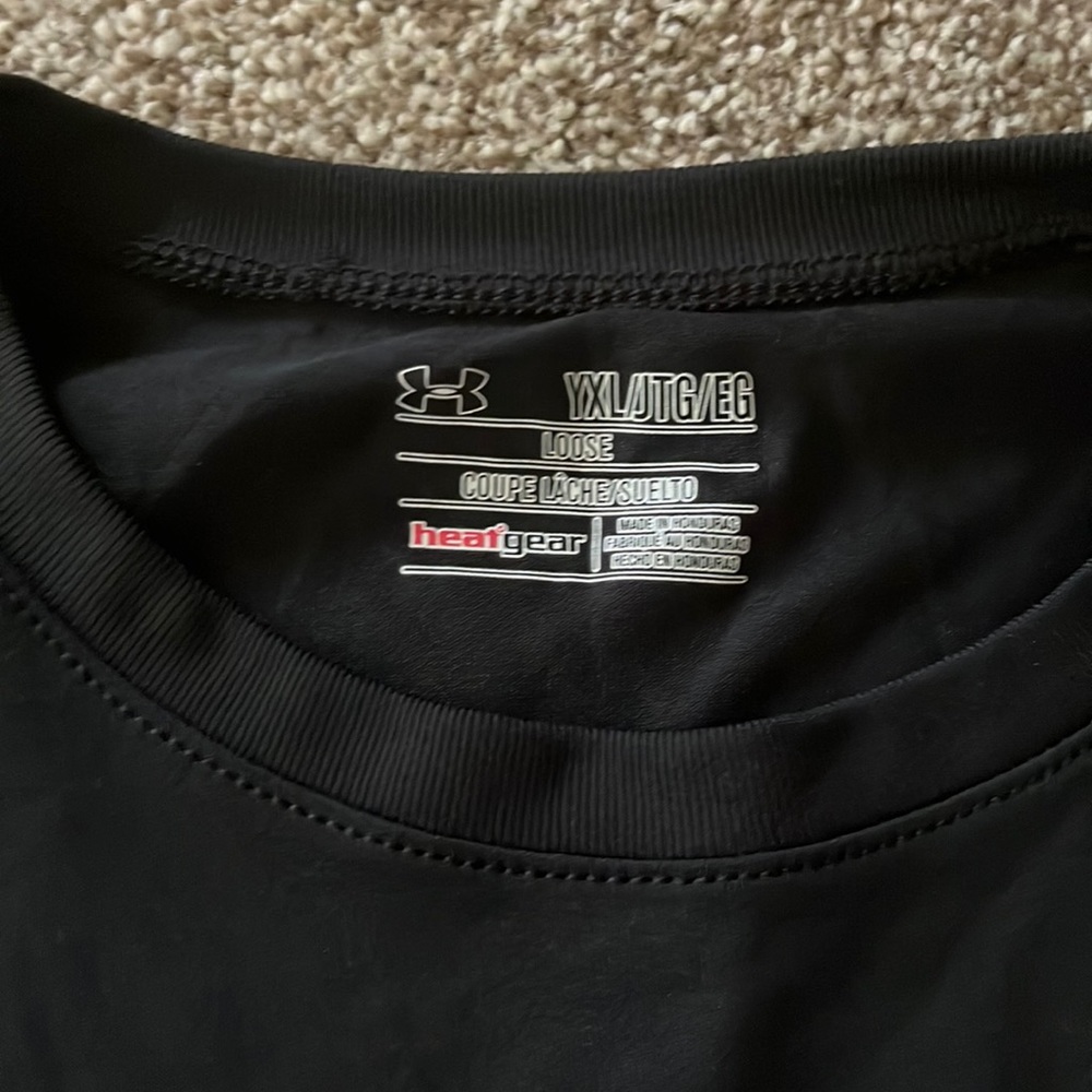 Boy’s Extra Large Under Armour Long Sleeve